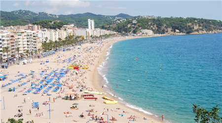 海邊度假的人們