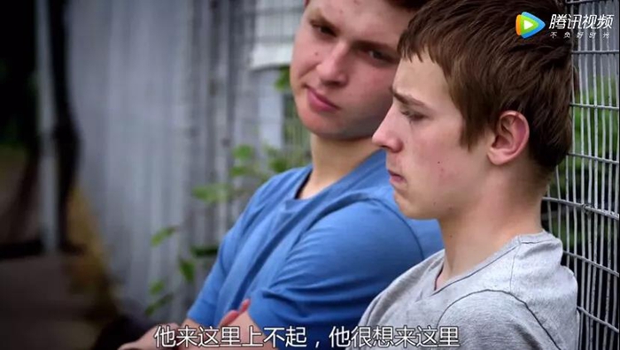 兩個學生 移民英國