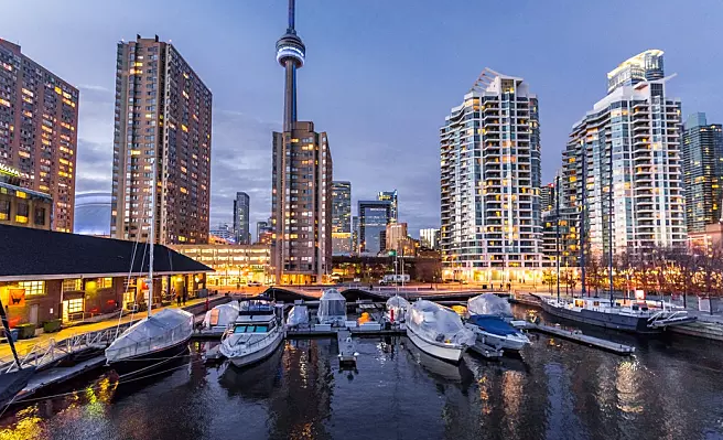 楓葉國(guó)夜景